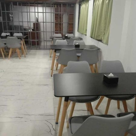 פונה Sharman Suites מראה חיצוני תמונה