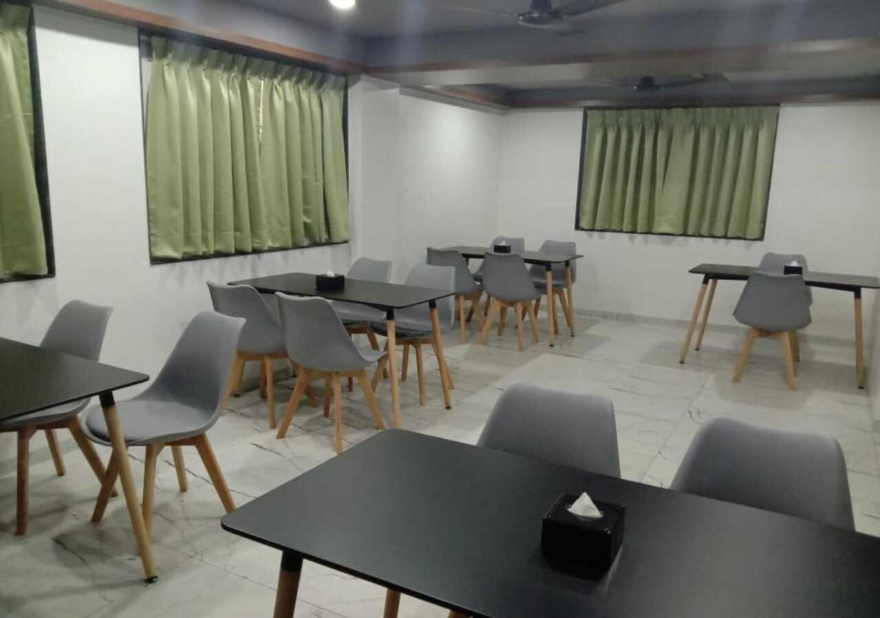 פונה Sharman Suites מראה חיצוני תמונה