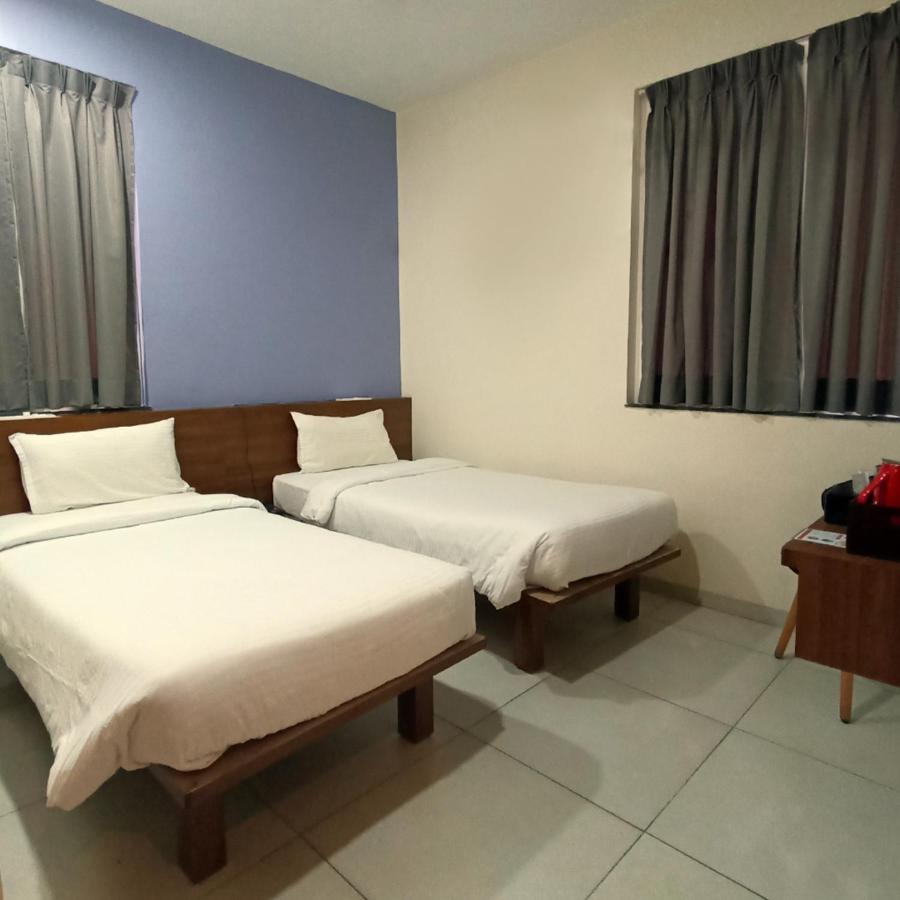 פונה Sharman Suites מראה חיצוני תמונה